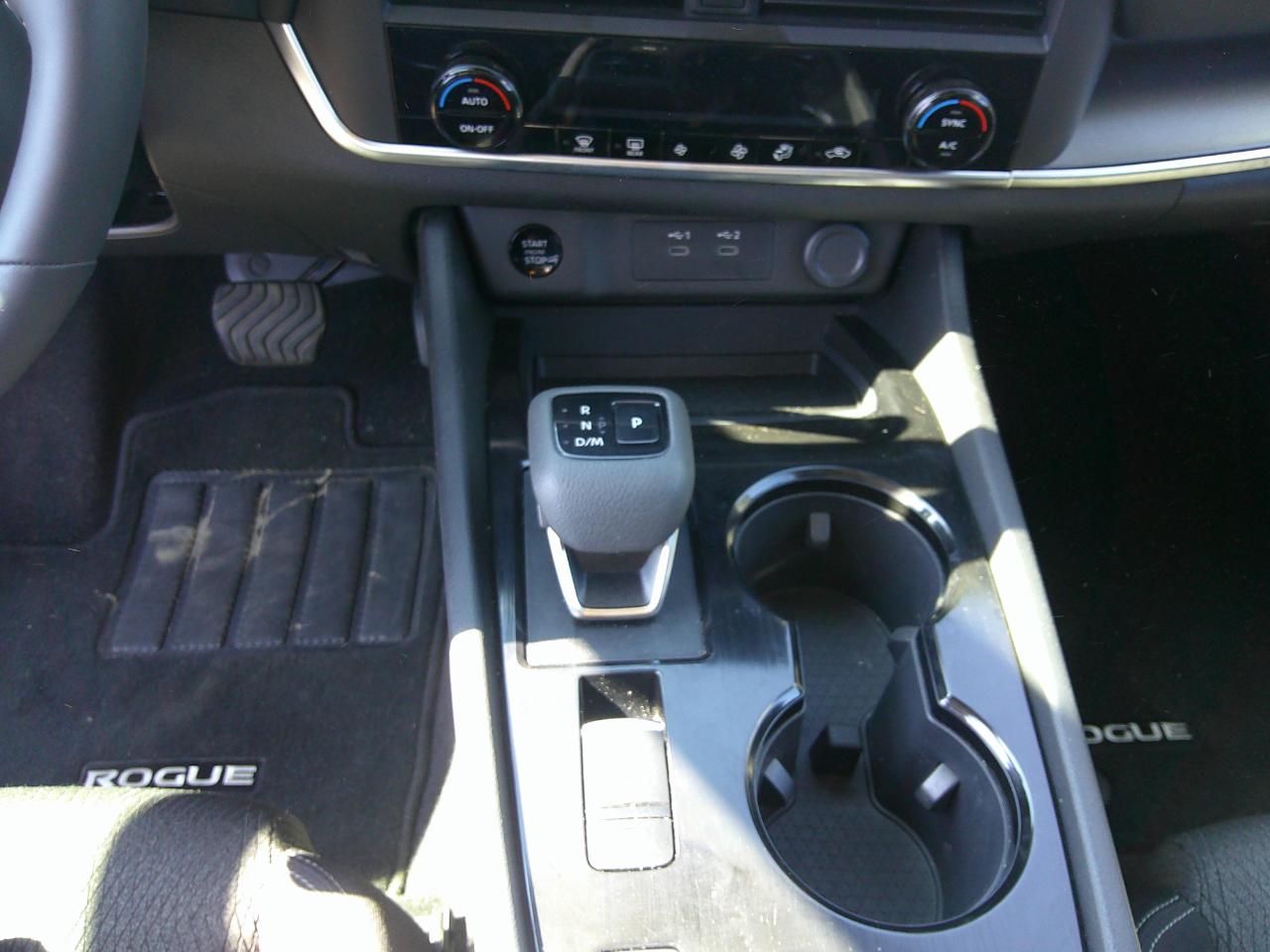 Nissan Rogue FWD SV *Ltd Avail* 2026