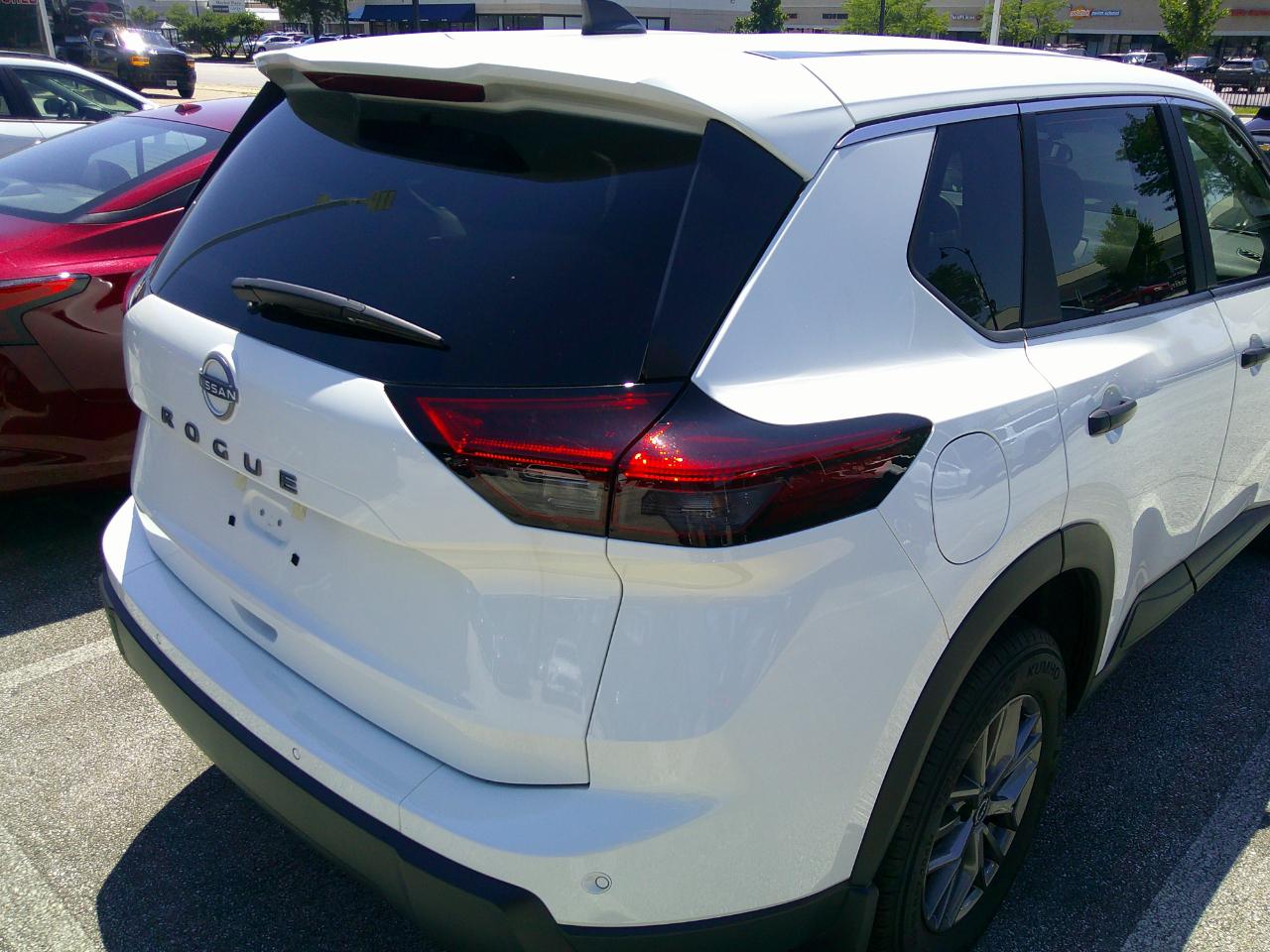 Nissan Rogue FWD S *Ltd Avail* 2026