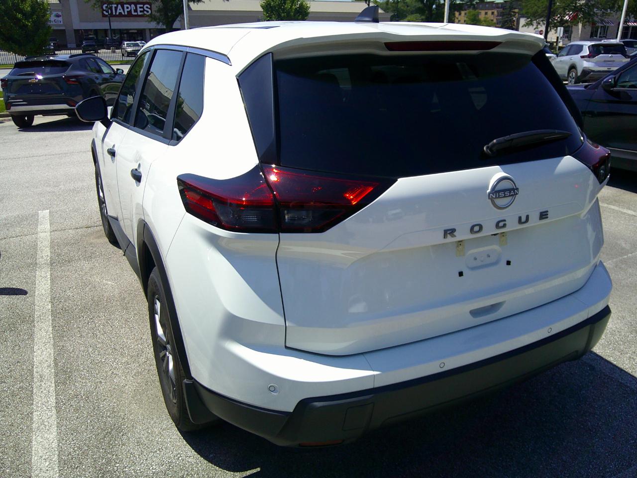 Nissan Rogue FWD S *Ltd Avail* 2026
