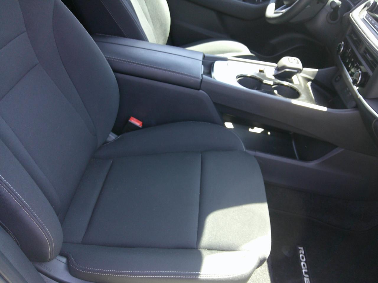 Nissan Rogue FWD S *Ltd Avail* 2026