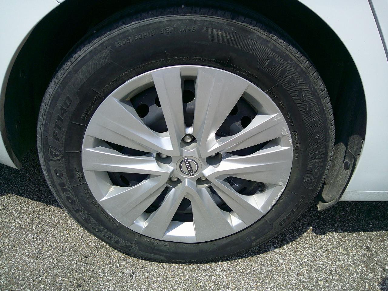 Nissan Sentra S CVT 2025