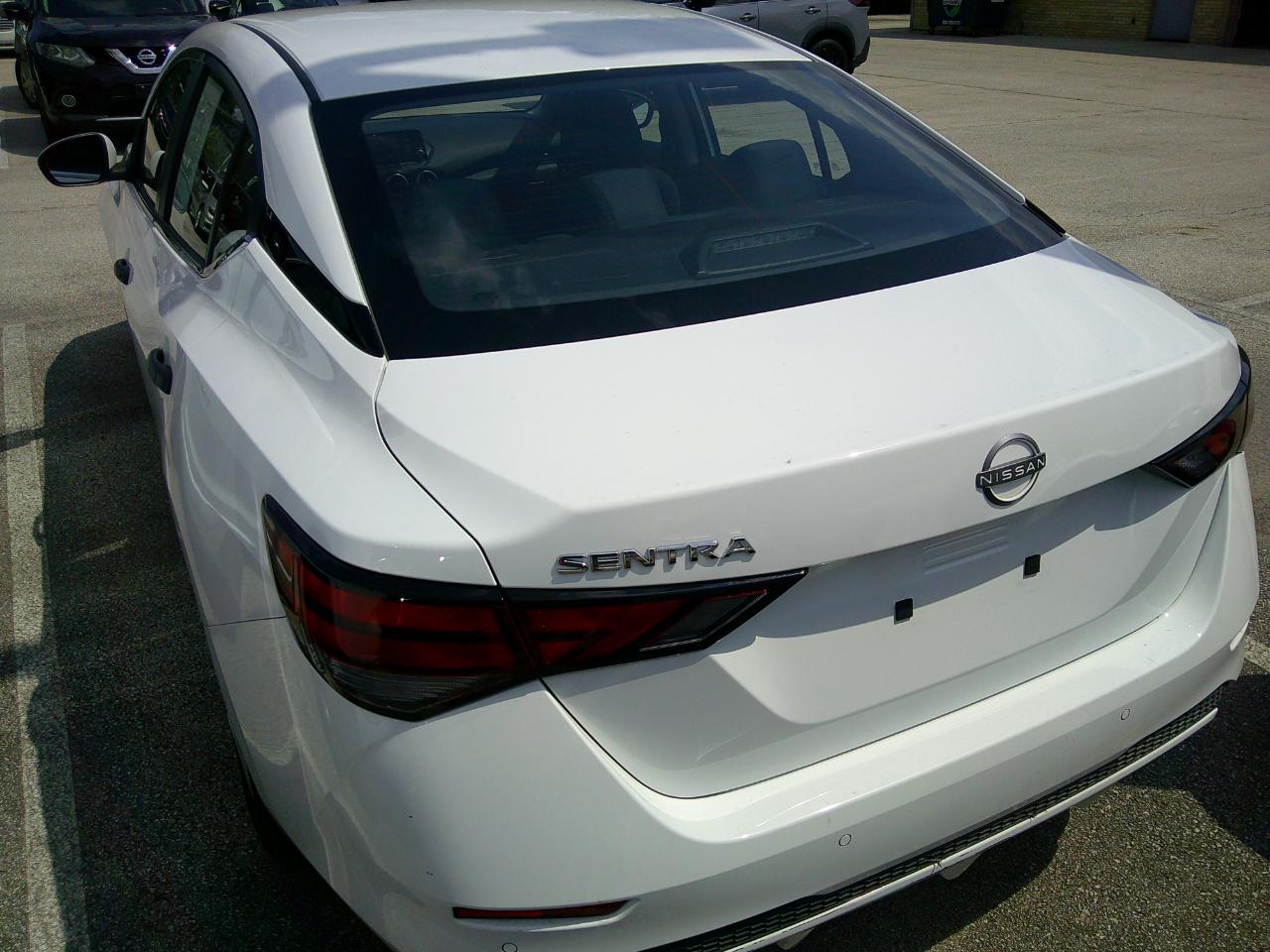 Nissan Sentra S CVT 2025
