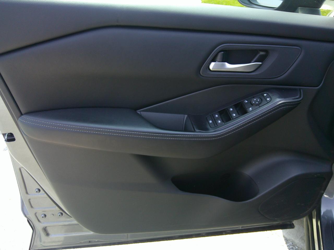 Nissan Rogue FWD SV 2025