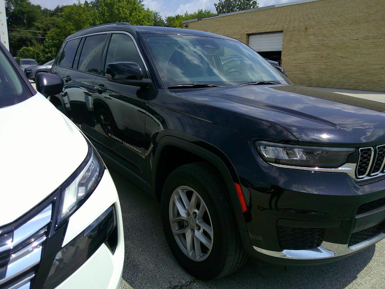 Jeep Grand Cherokee L Laredo 4x4 2023