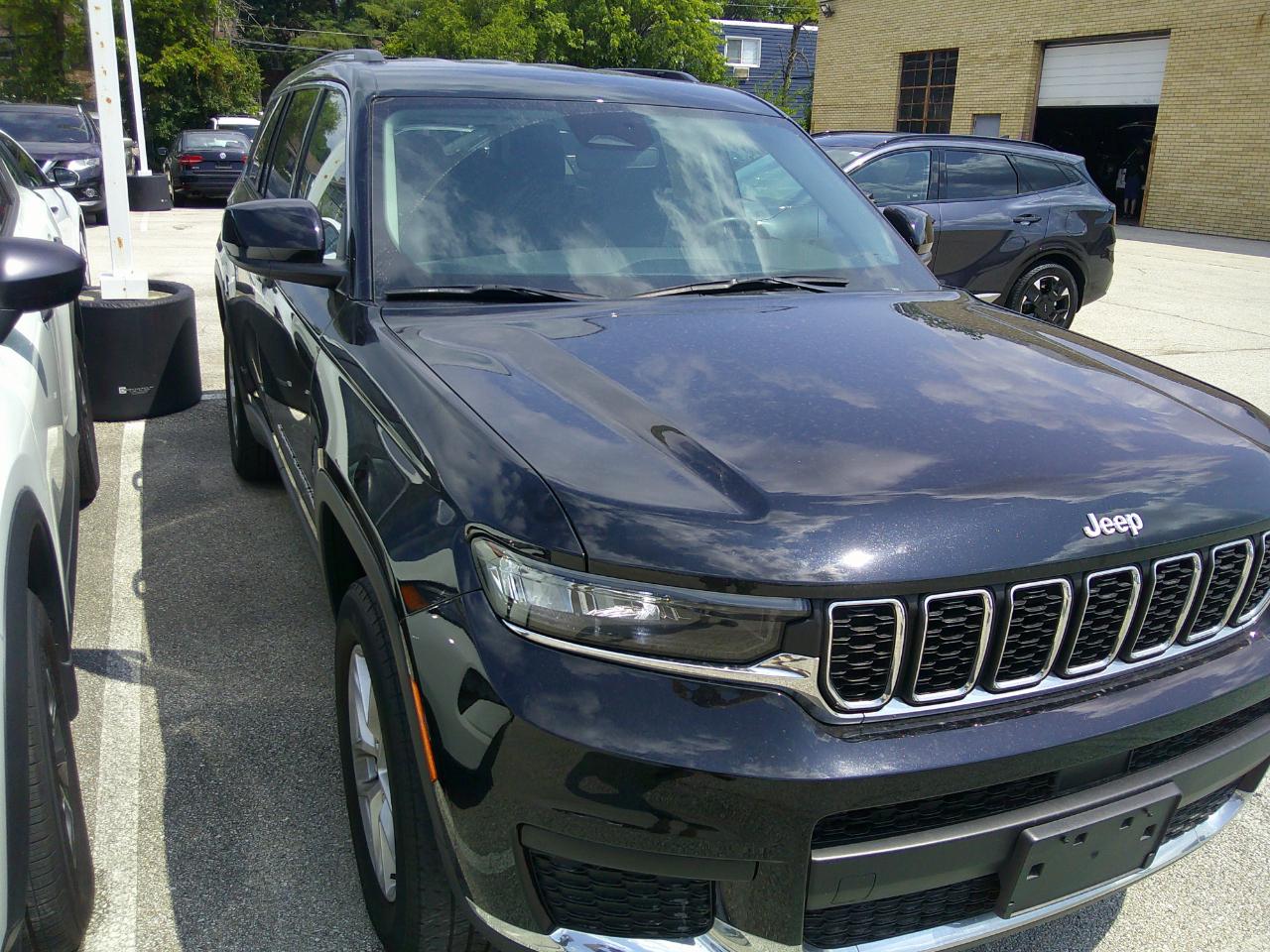 Jeep Grand Cherokee L Laredo 4x4 2023