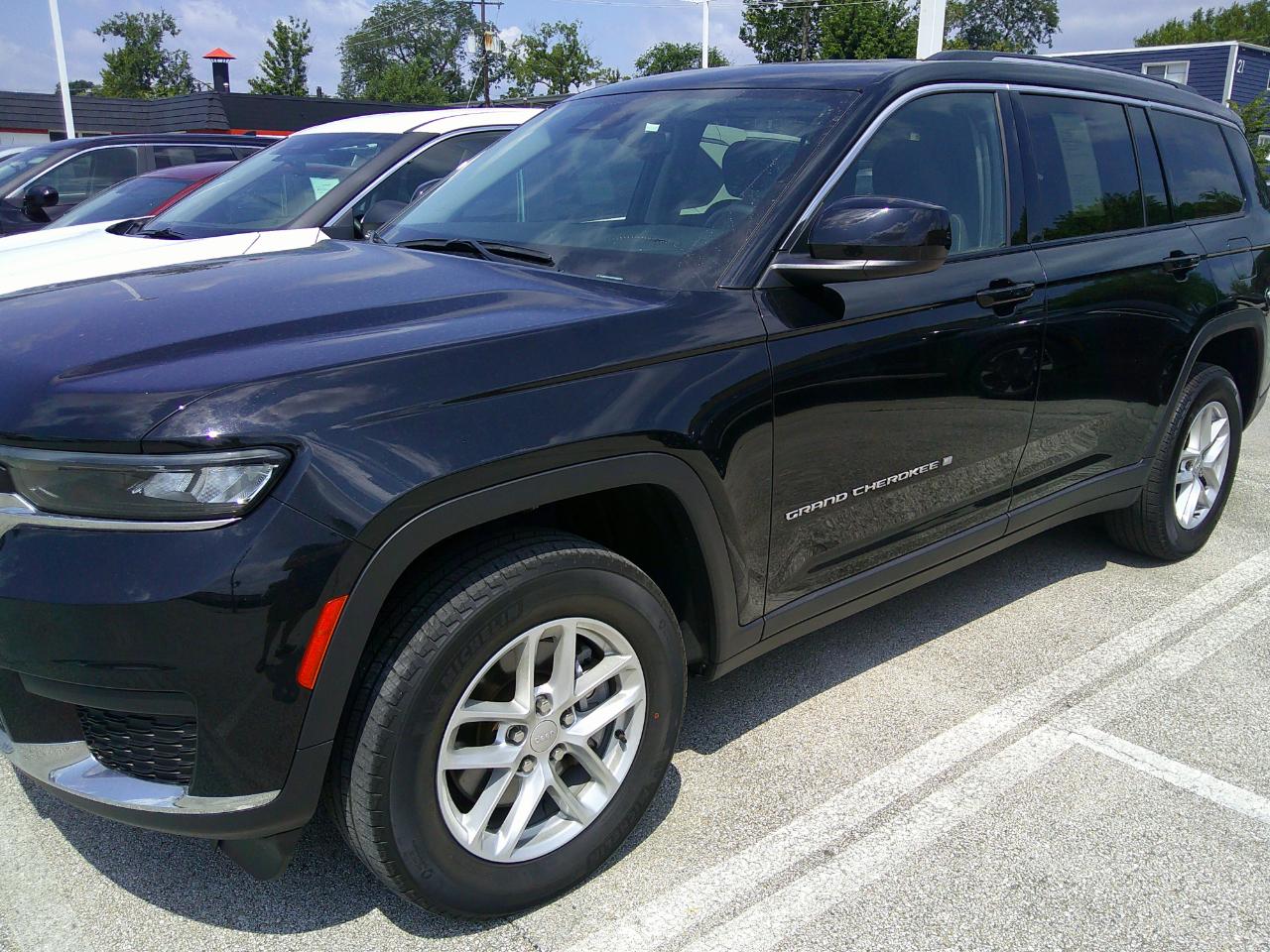 Jeep Grand Cherokee L Laredo 4x4 2023
