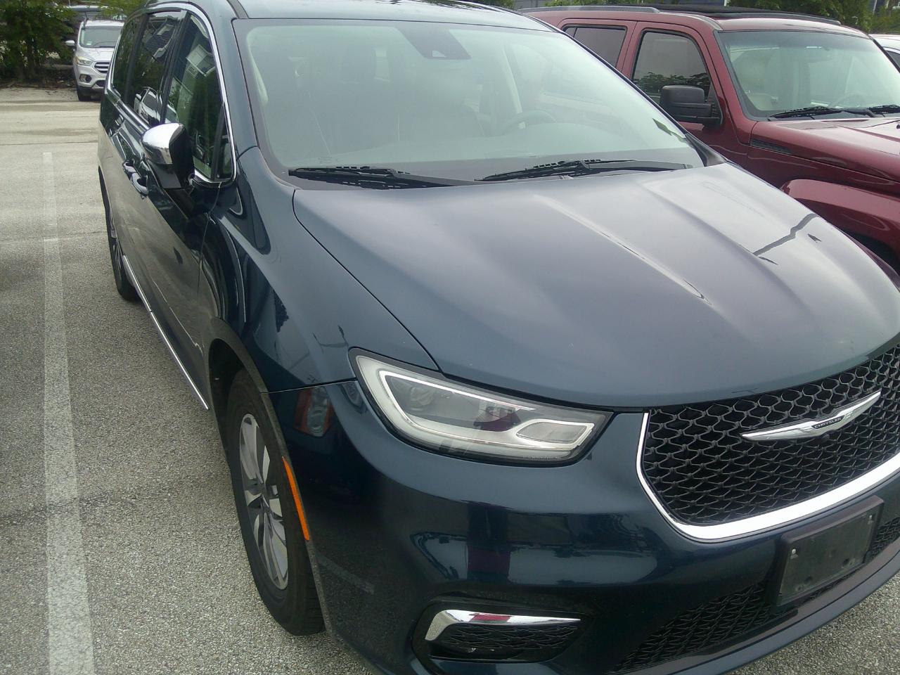 Chrysler Pacifica Hybrid Touring L FWD 2023