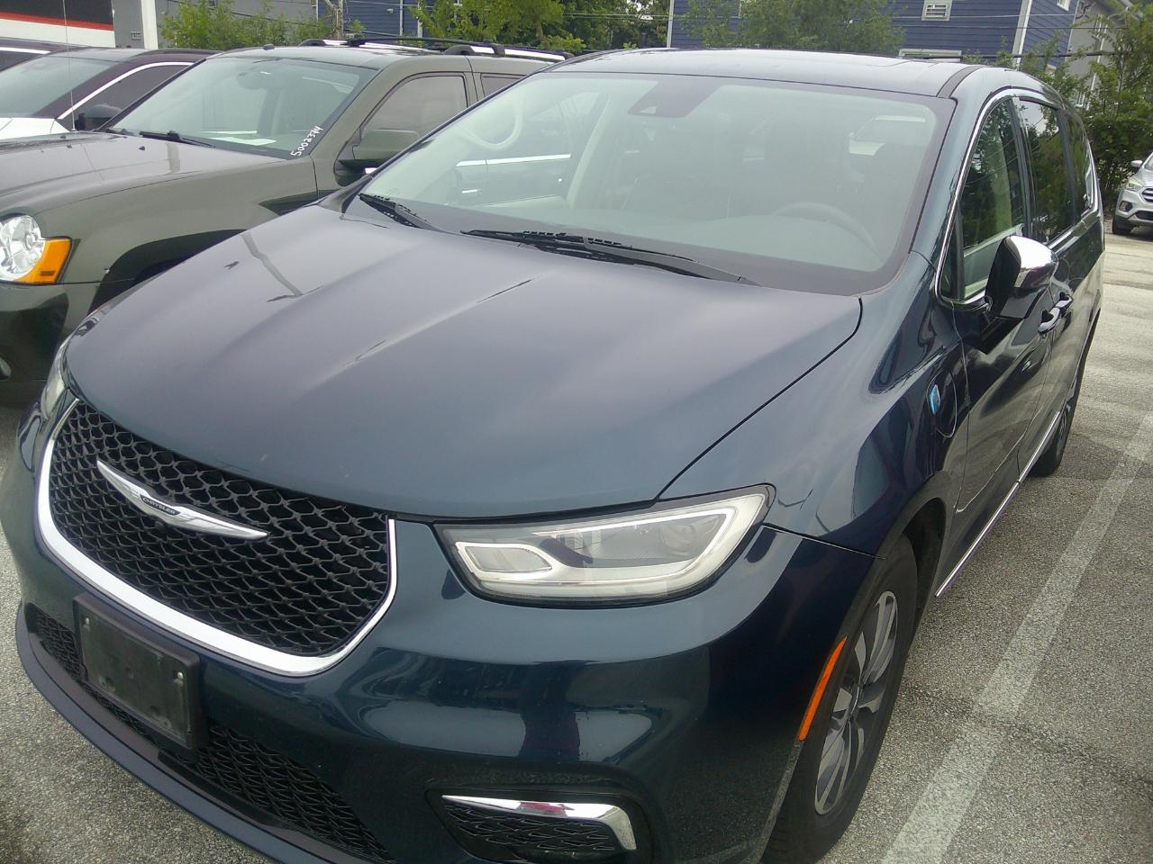 Chrysler Pacifica Hybrid Touring L FWD 2023