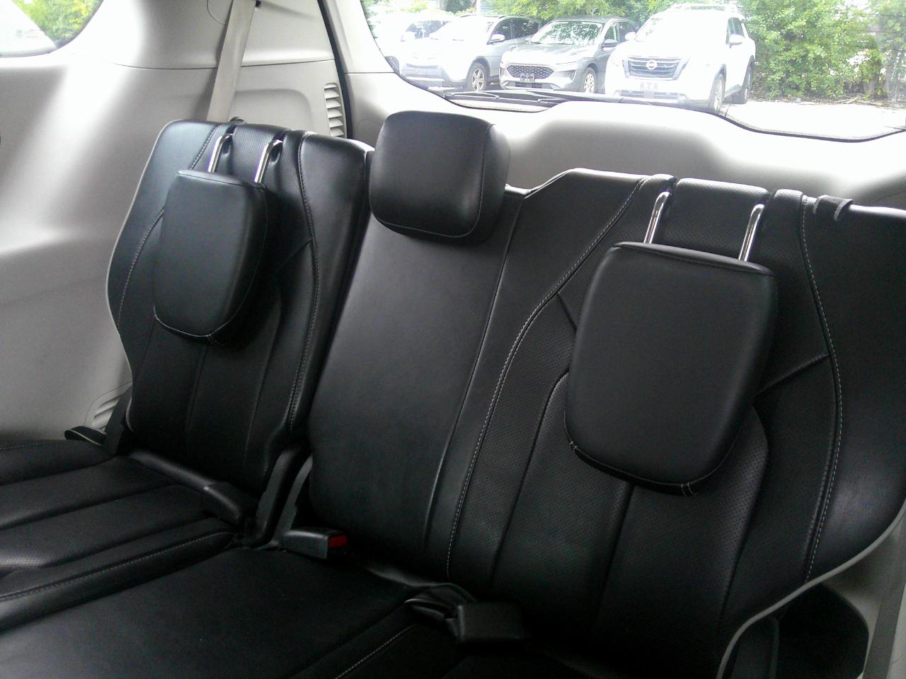Chrysler Pacifica Hybrid Touring L FWD 2023