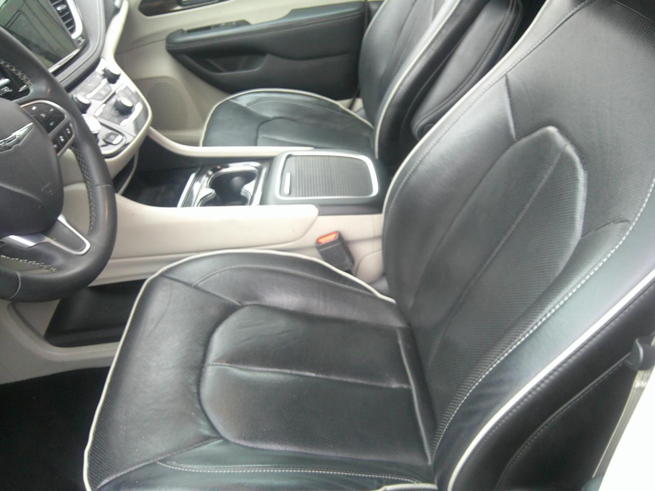Chrysler Pacifica Hybrid Touring L FWD 2023