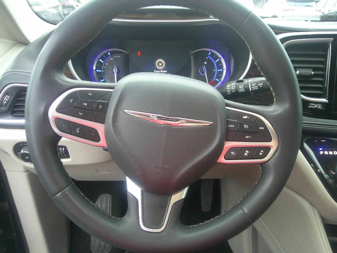 Chrysler Pacifica Hybrid Touring L FWD 2023