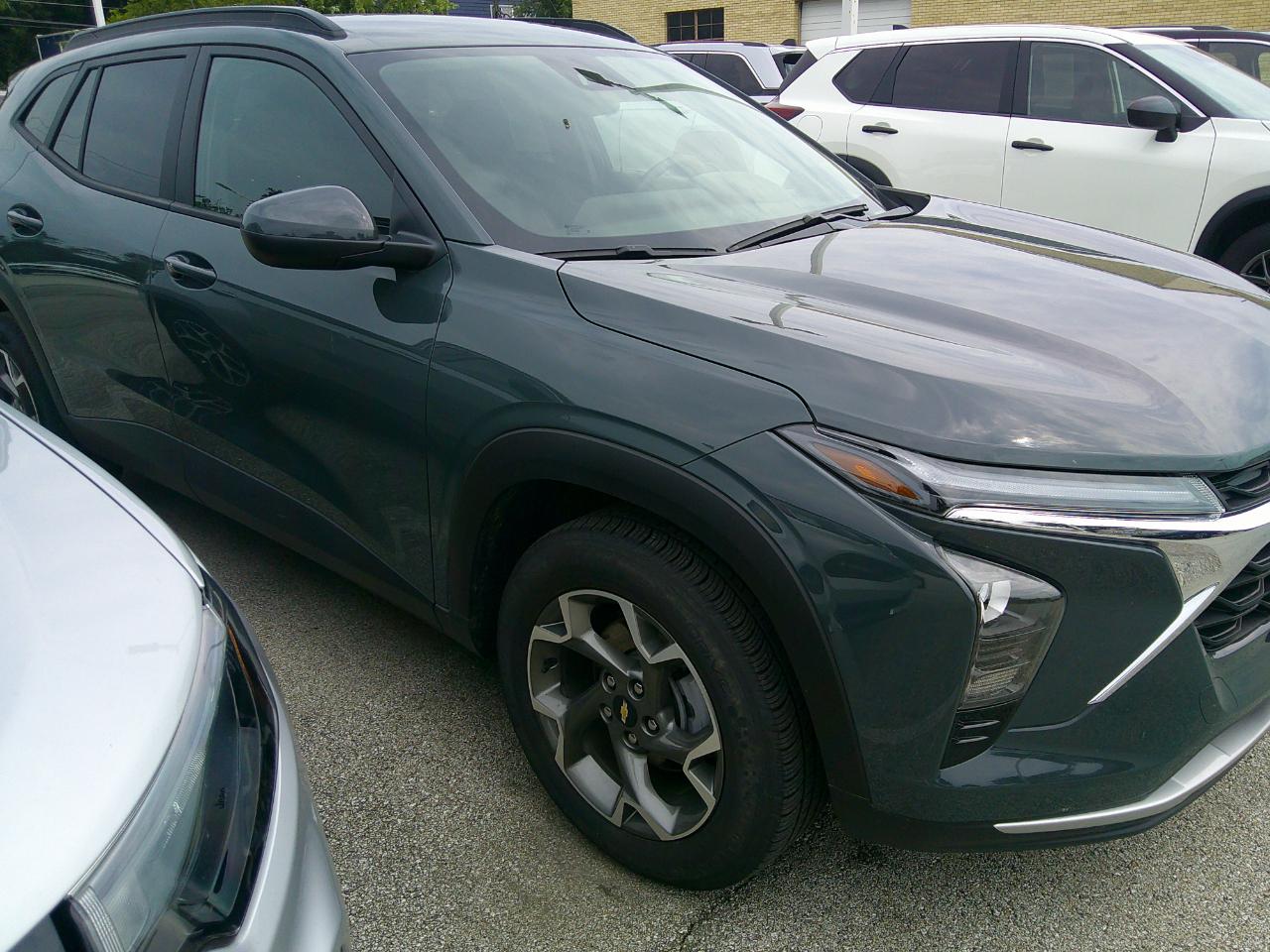 2025 Chevrolet Trax FWD 4dr LT