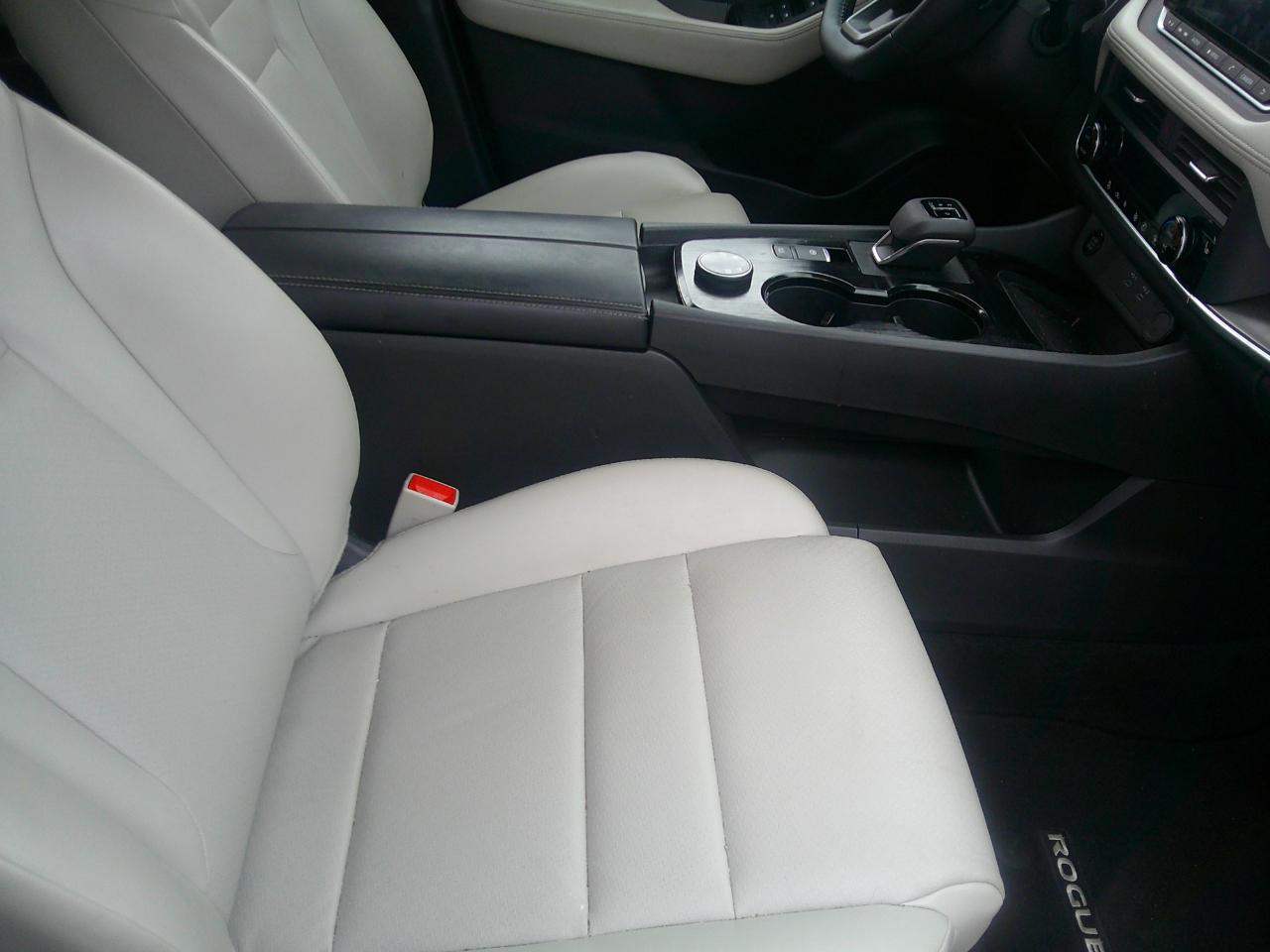 Nissan Rogue AWD SV 2025