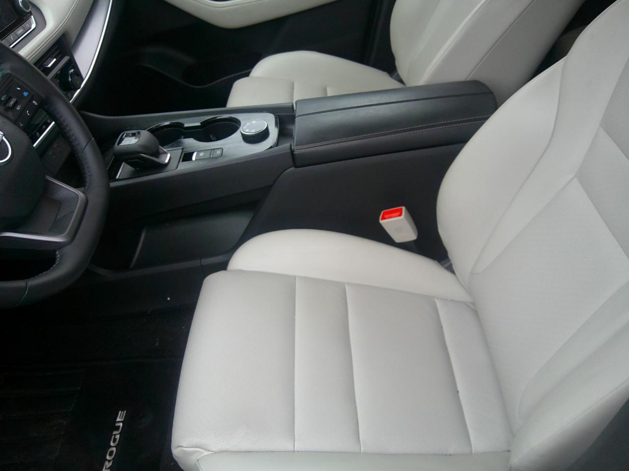 Nissan Rogue AWD SV 2025