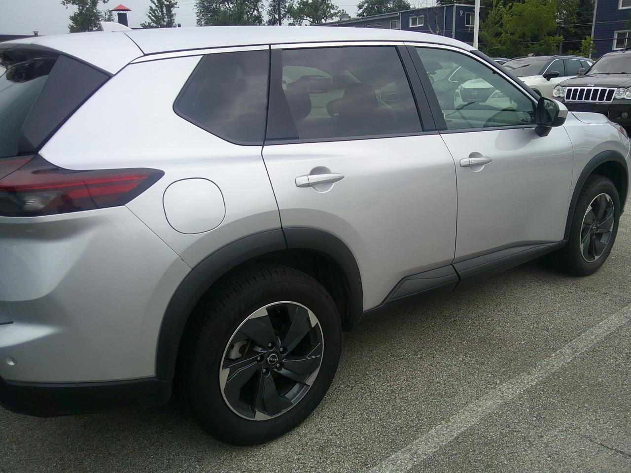 Nissan Rogue FWD SV 2024