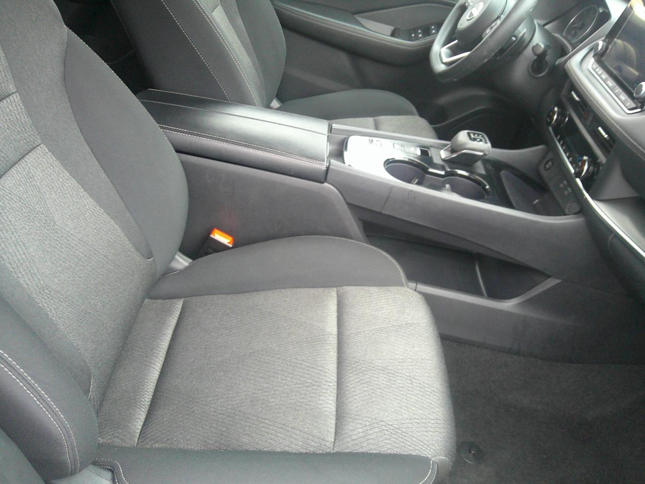 Nissan Rogue FWD SV 2024