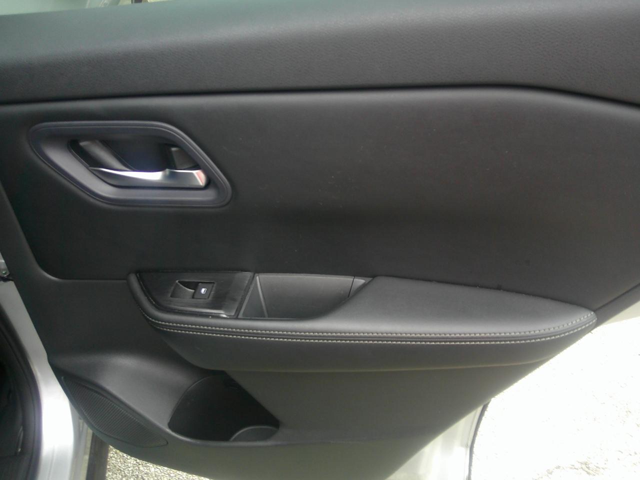 Nissan Rogue FWD SV 2024