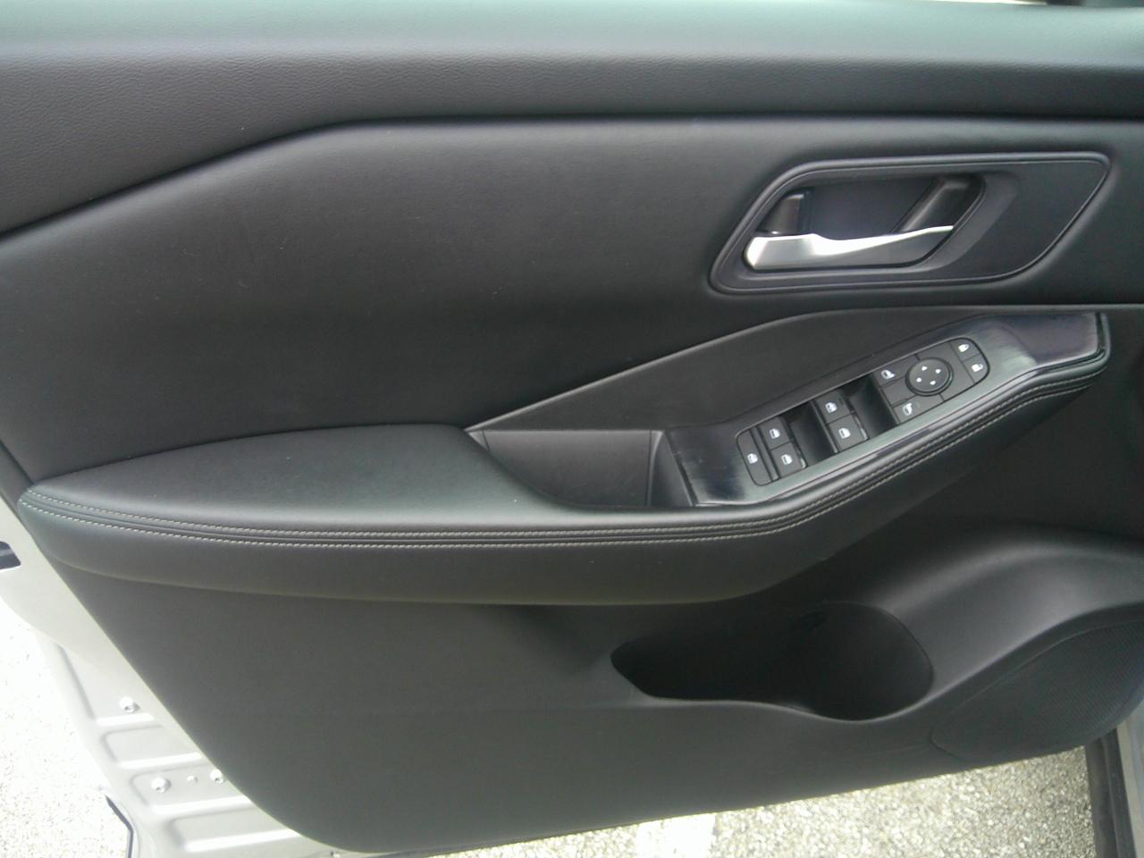 Nissan Rogue FWD SV 2024