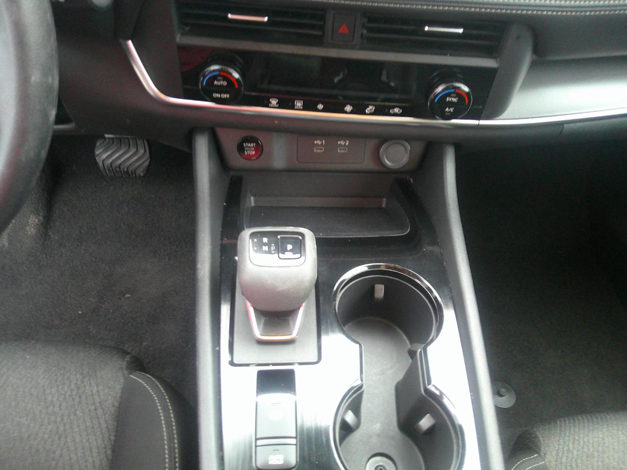 Nissan Rogue FWD SV 2024
