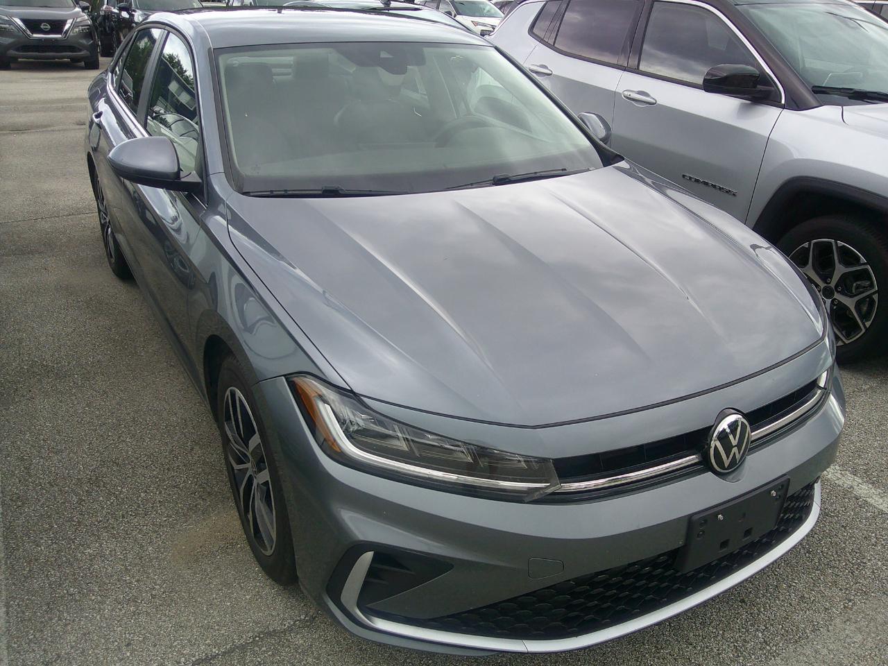 Volkswagen Jetta SE Auto 2025