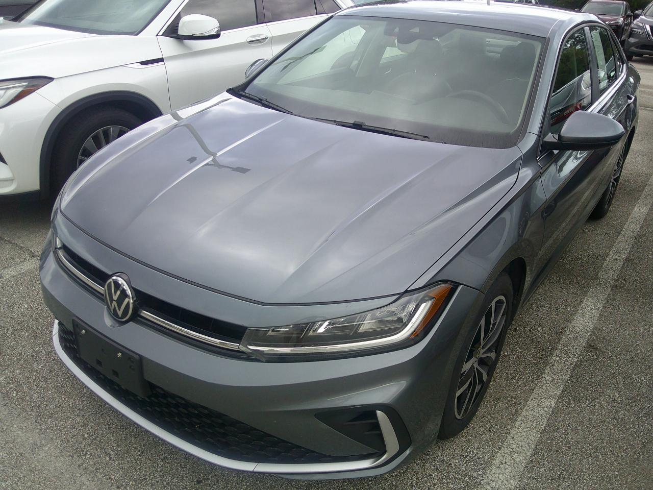Volkswagen Jetta SE Auto 2025