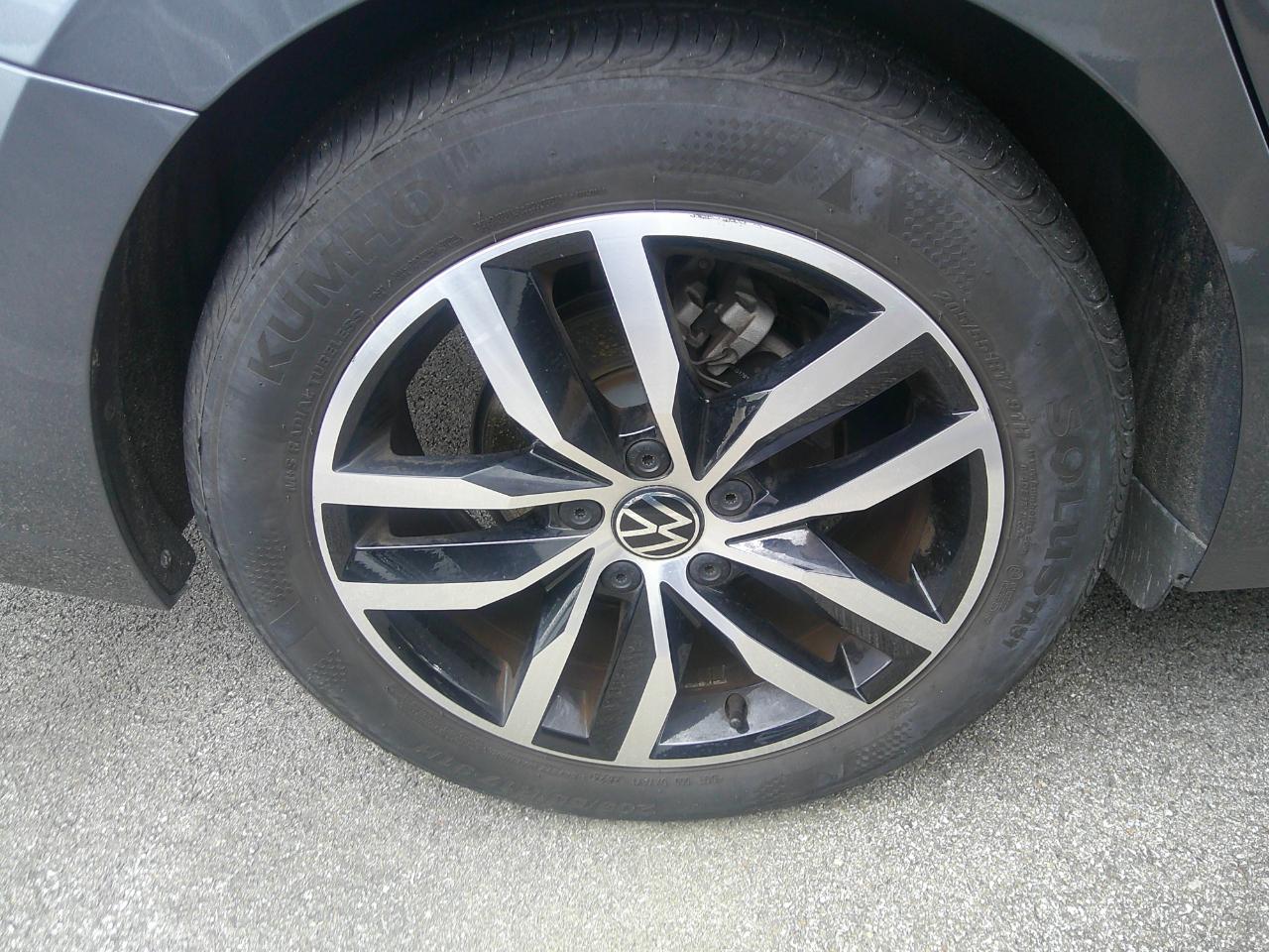 Volkswagen Jetta SE Auto 2025