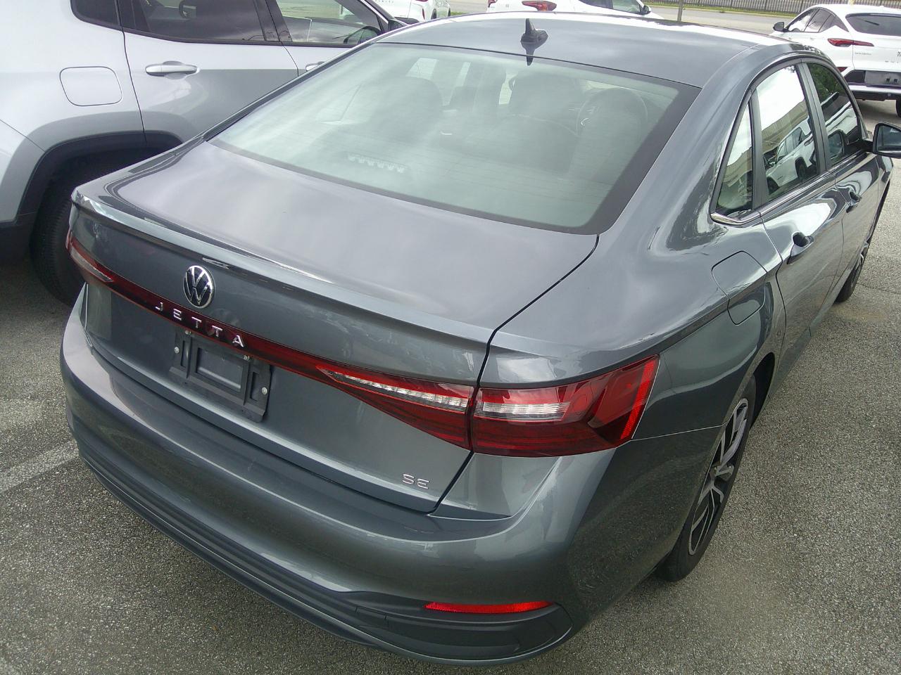 Volkswagen Jetta SE Auto 2025