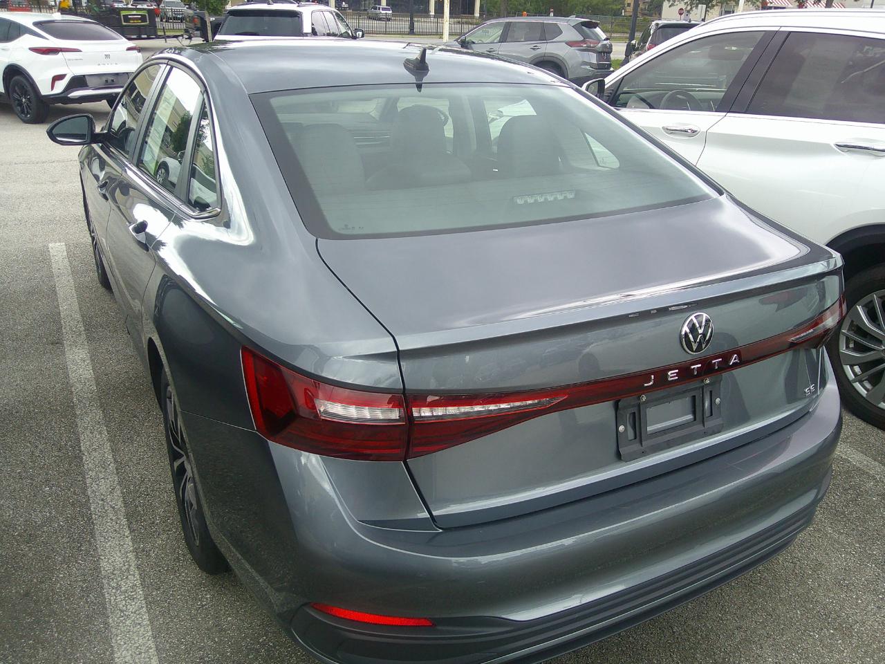 Volkswagen Jetta SE Auto 2025