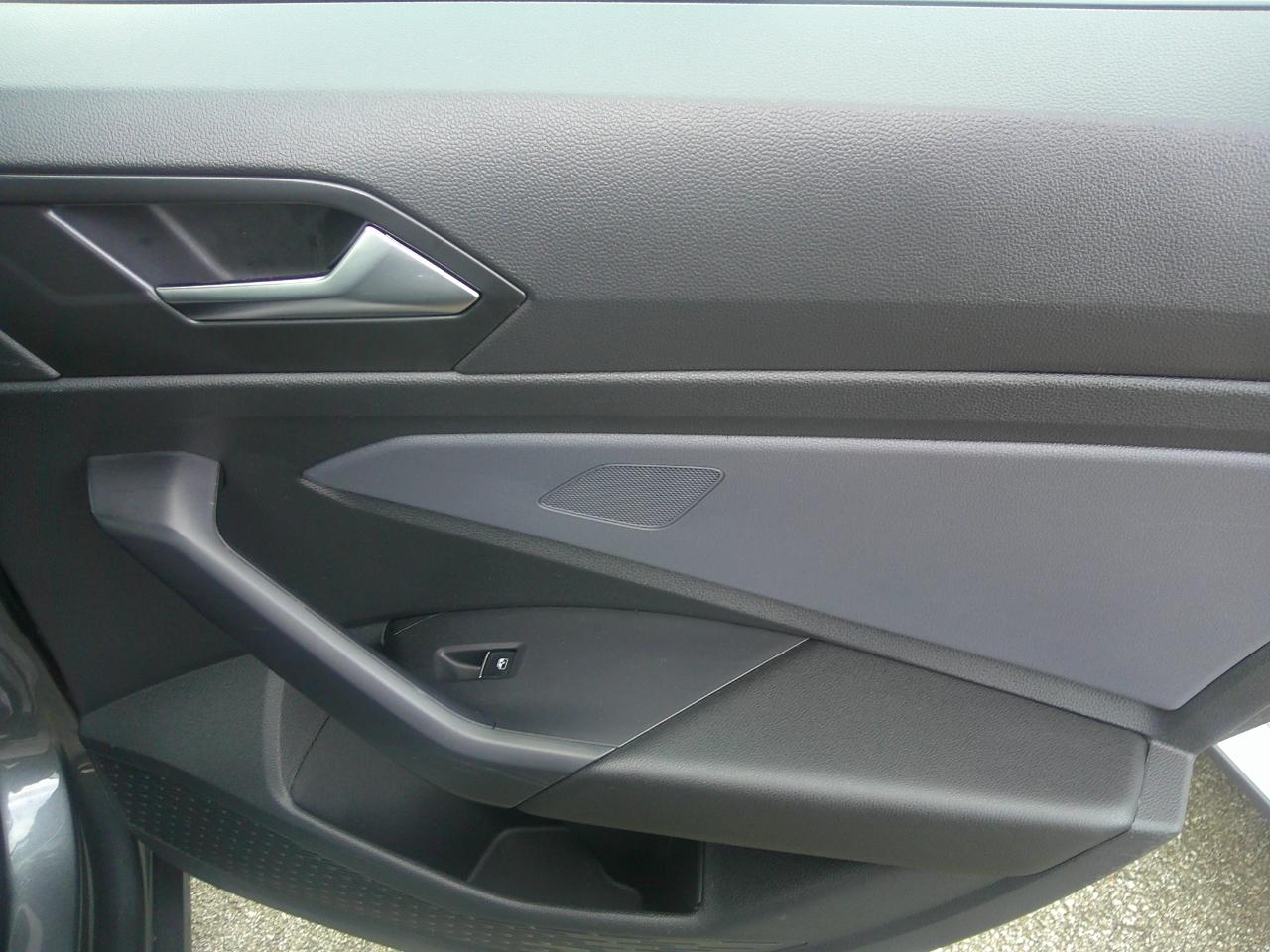 Volkswagen Jetta SE Auto 2025