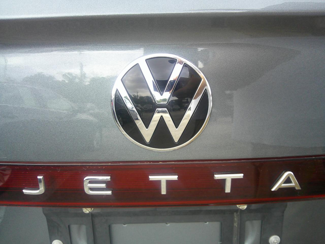 Volkswagen Jetta SE Auto 2025