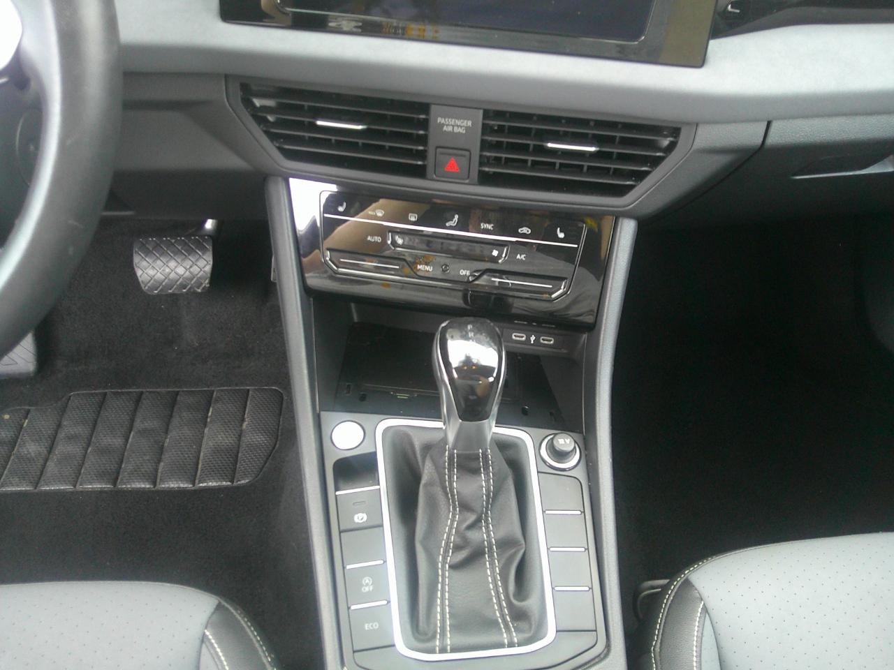 Volkswagen Jetta SE Auto 2025