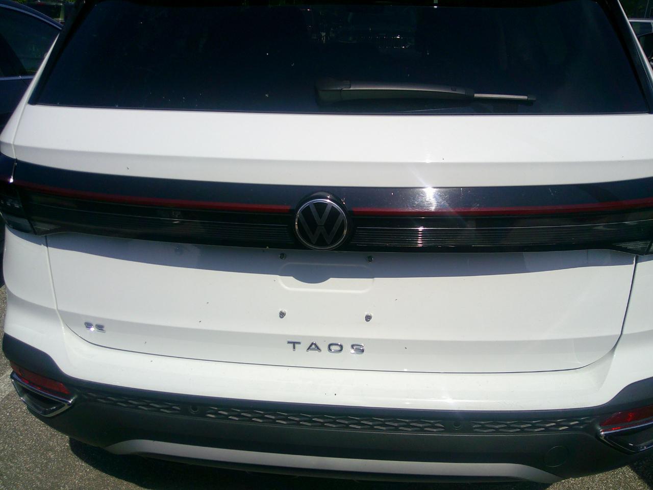 Volkswagen Taos SE FWD 2025