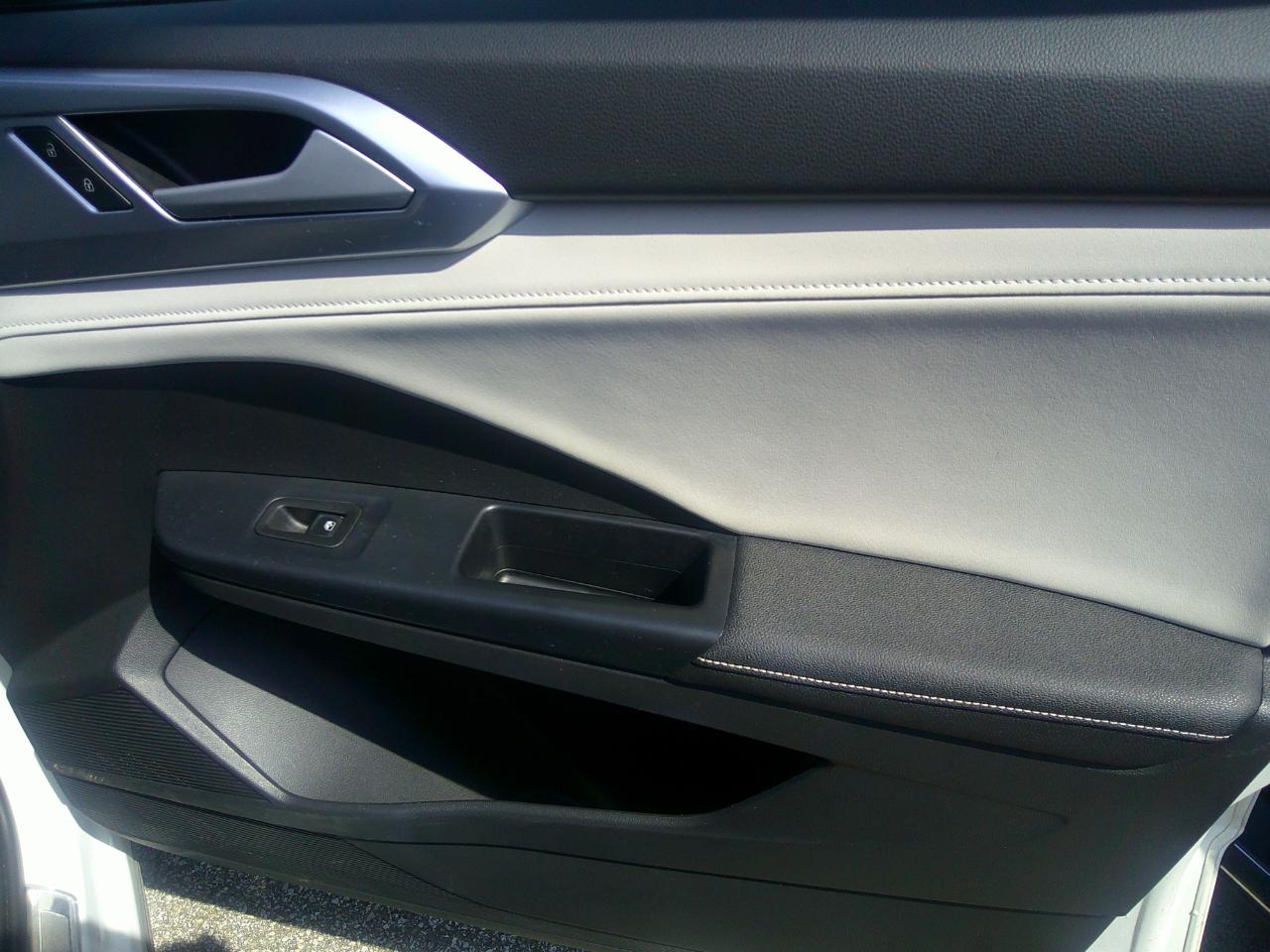 Volkswagen Taos SE FWD 2025
