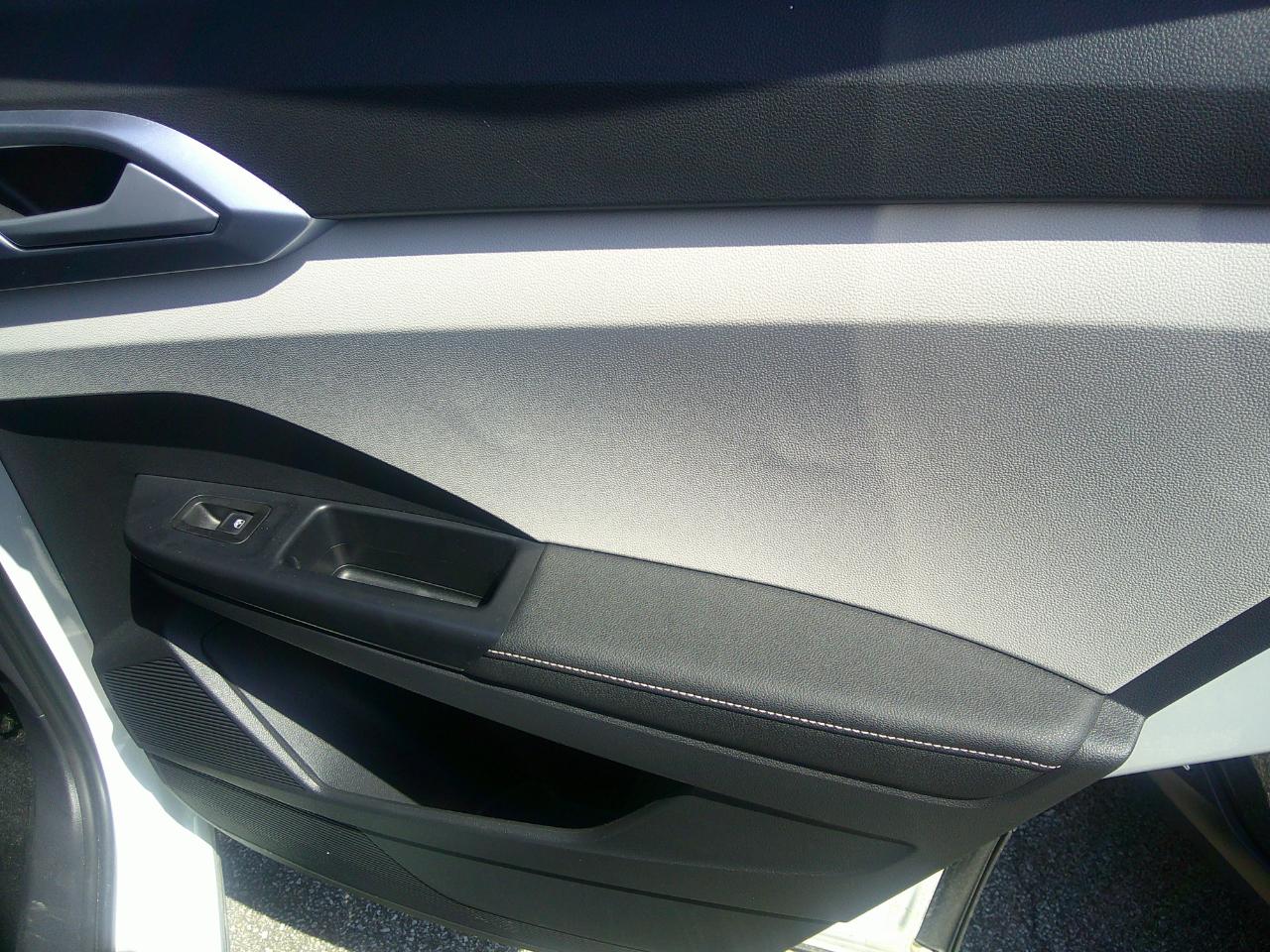 Volkswagen Taos SE FWD 2025