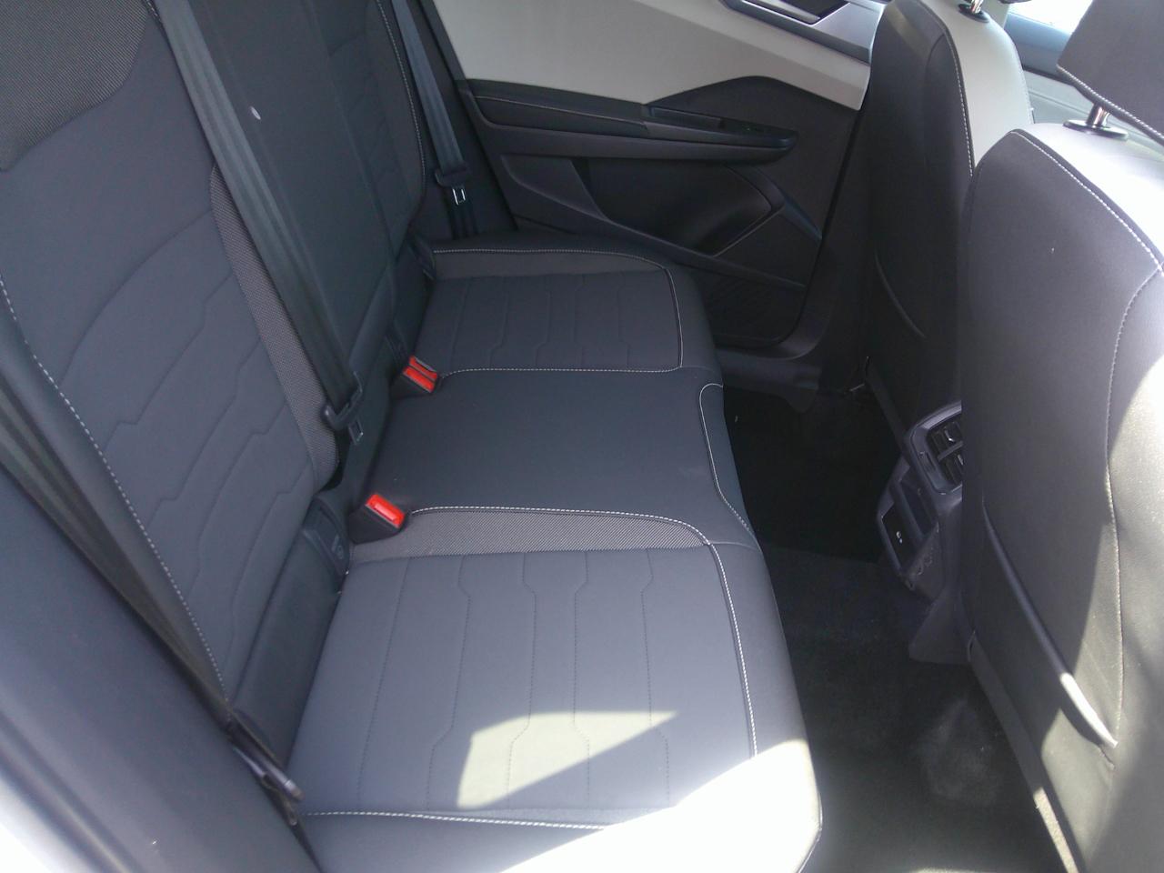 Volkswagen Taos SE FWD 2025