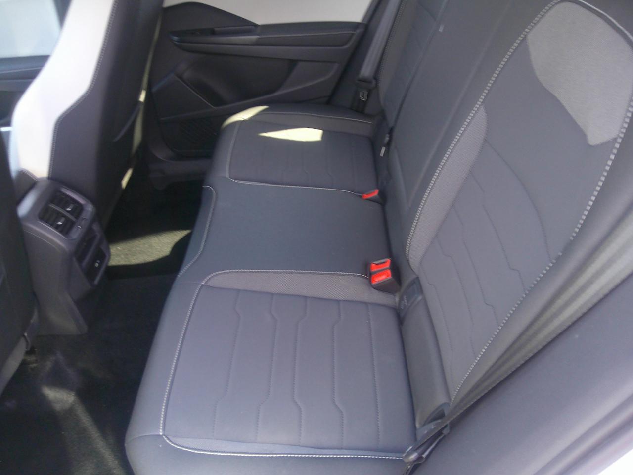 Volkswagen Taos SE FWD 2025