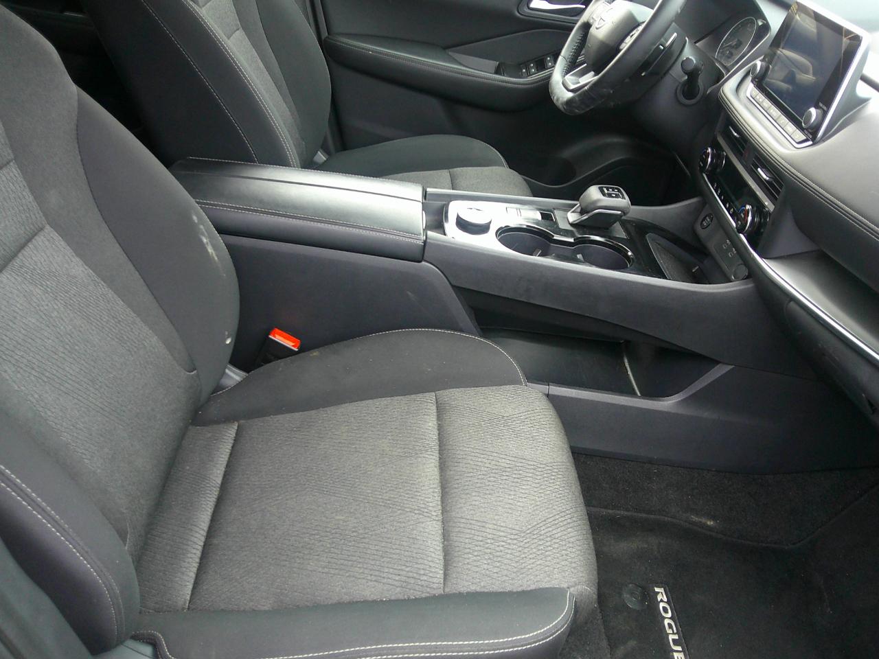 Nissan Rogue AWD SV 2025