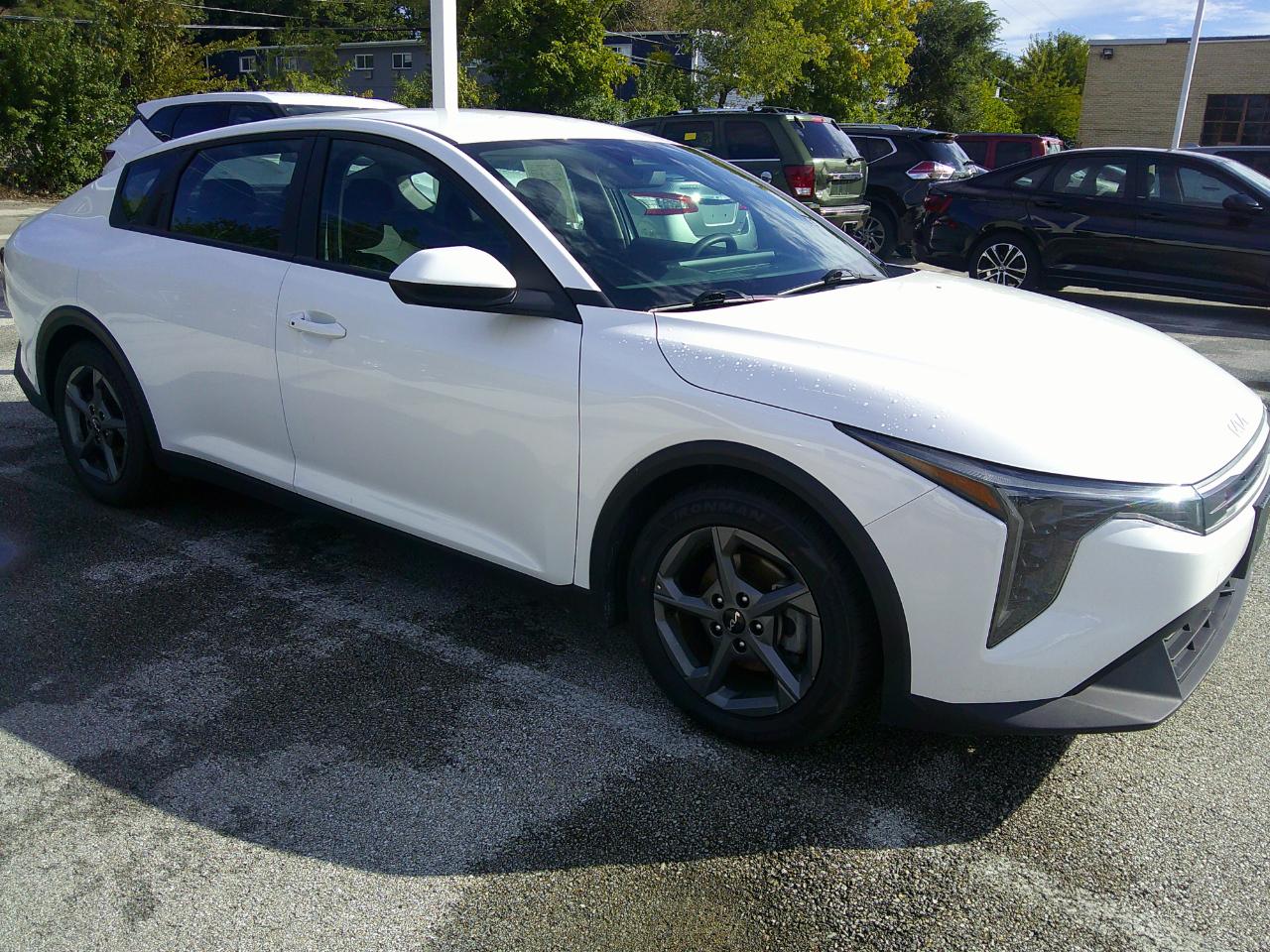 2025 Kia K4 LXS FWD