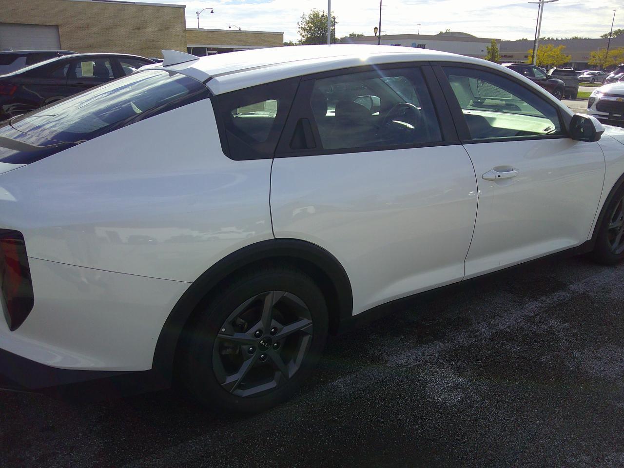 Kia K4 LXS FWD 2025