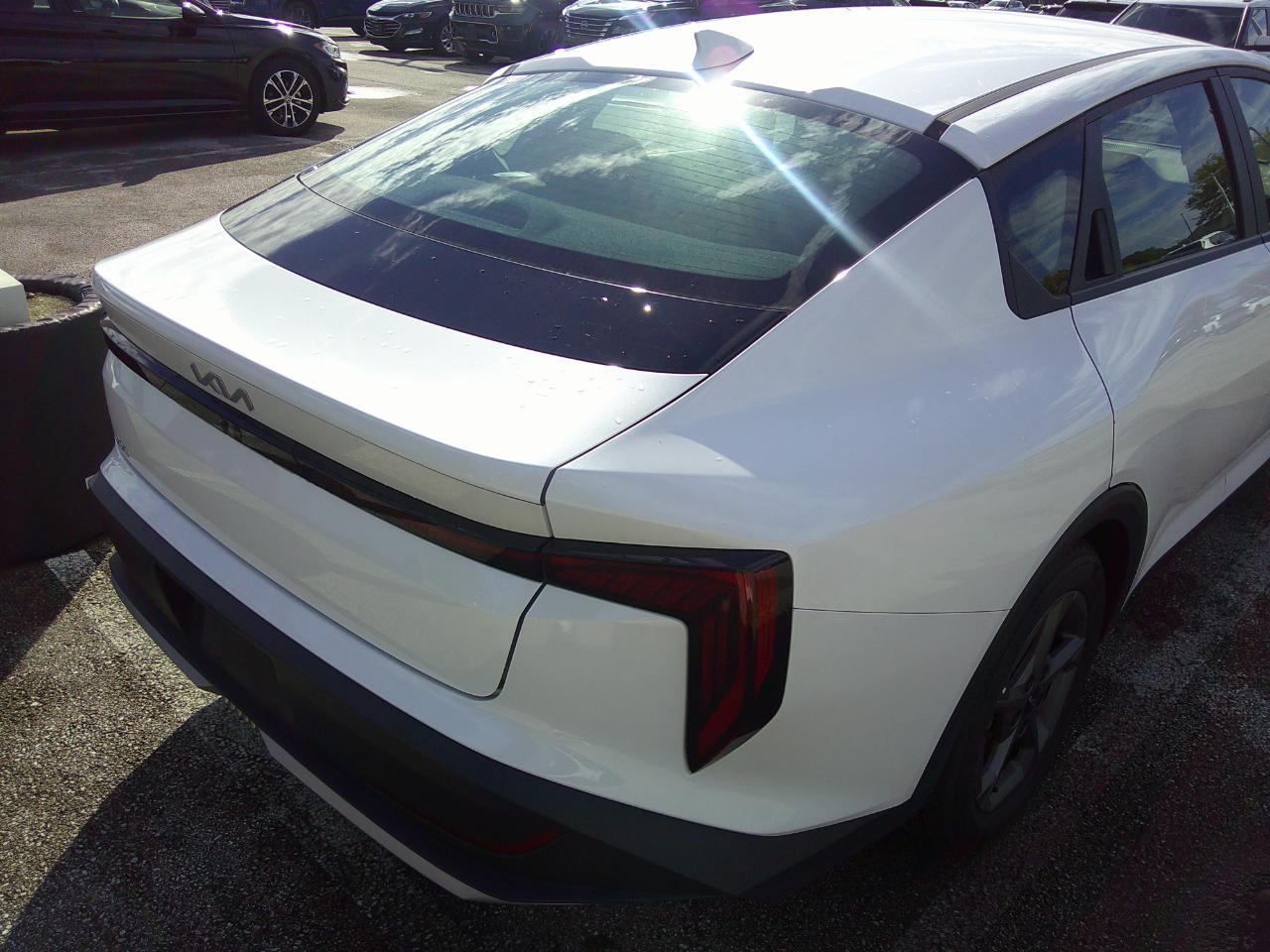 Kia K4 LXS FWD 2025