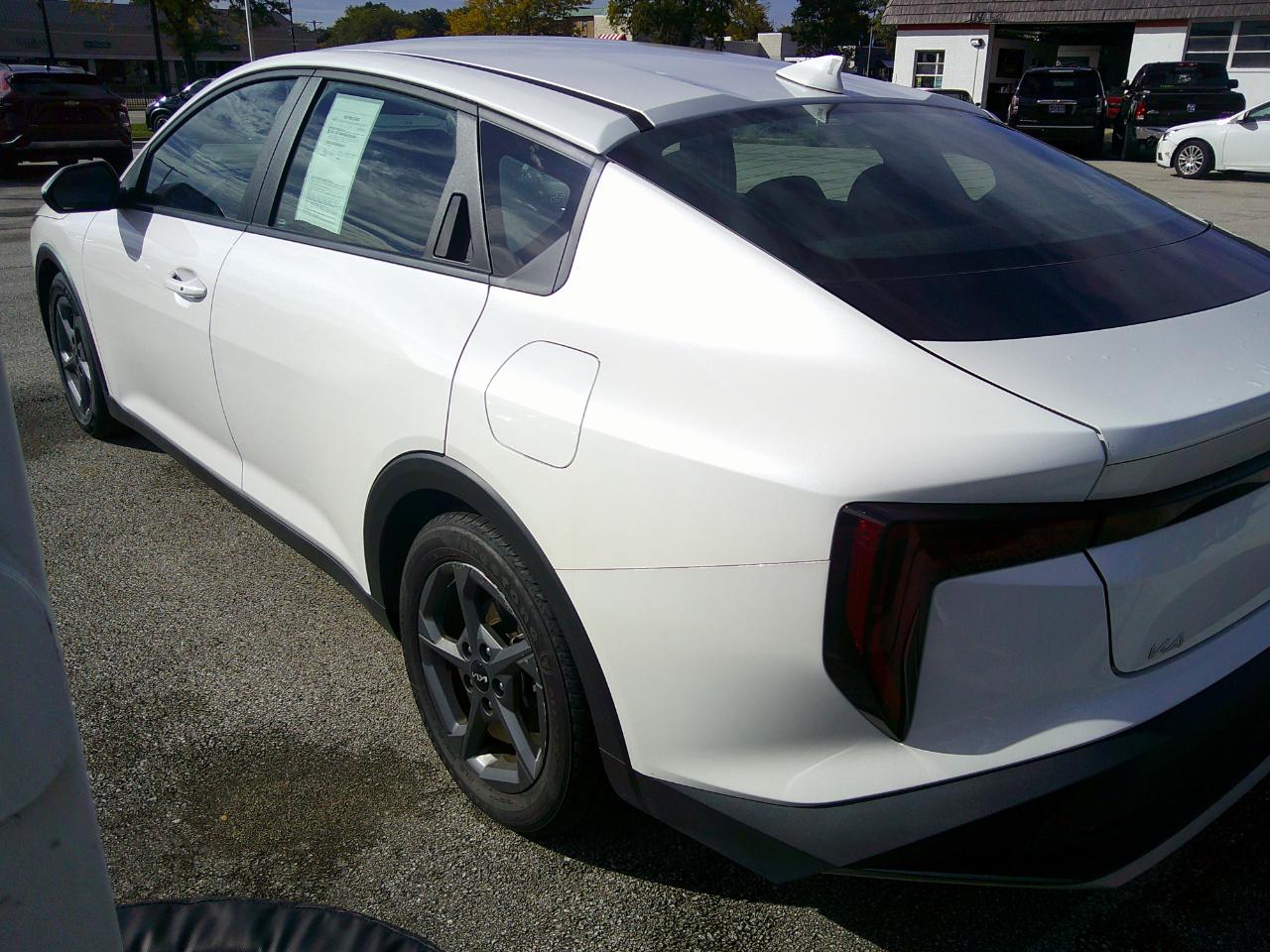 Kia K4 LXS FWD 2025