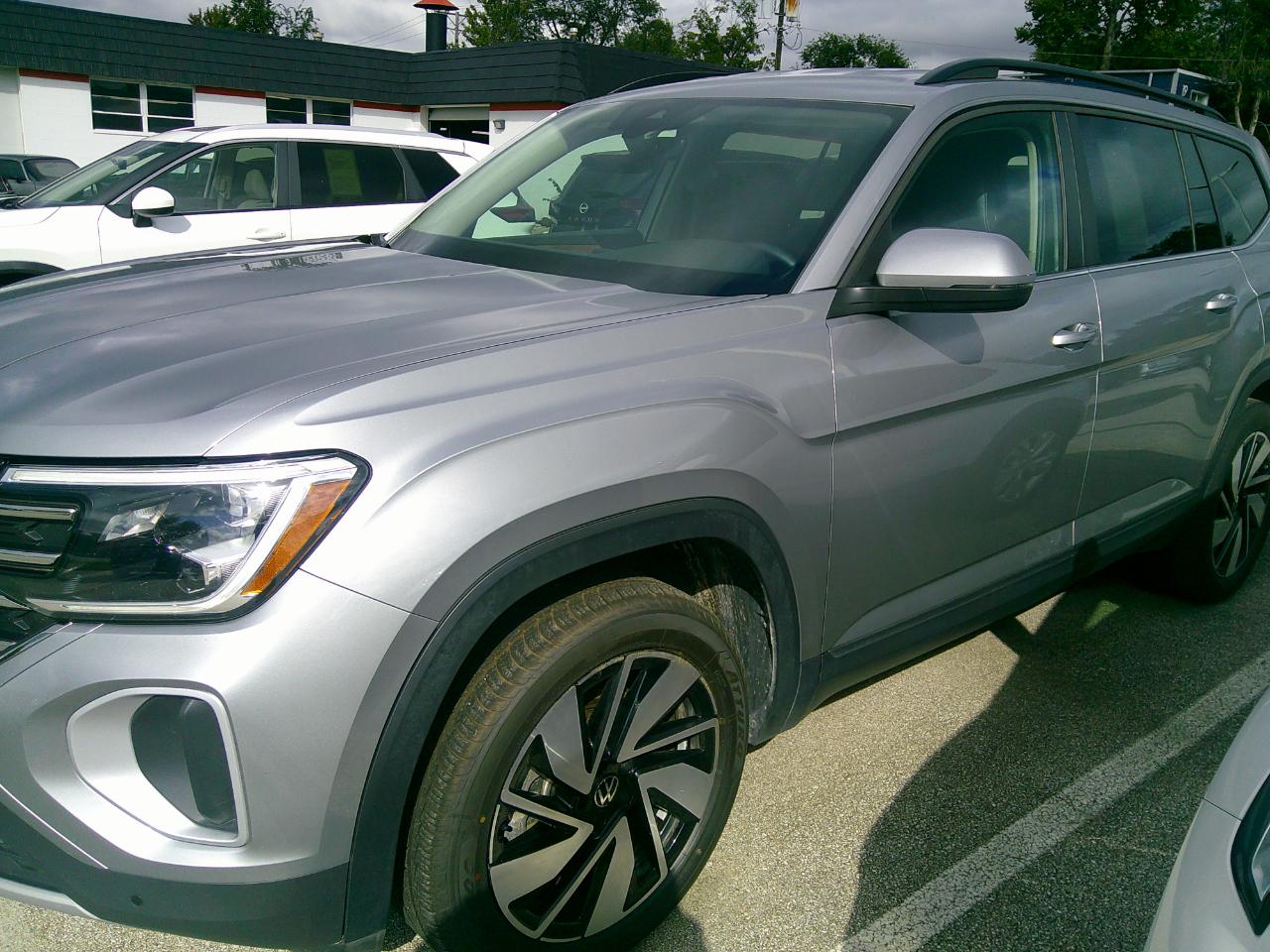Volkswagen Atlas 2.0T SE w/Technology FWD 2025
