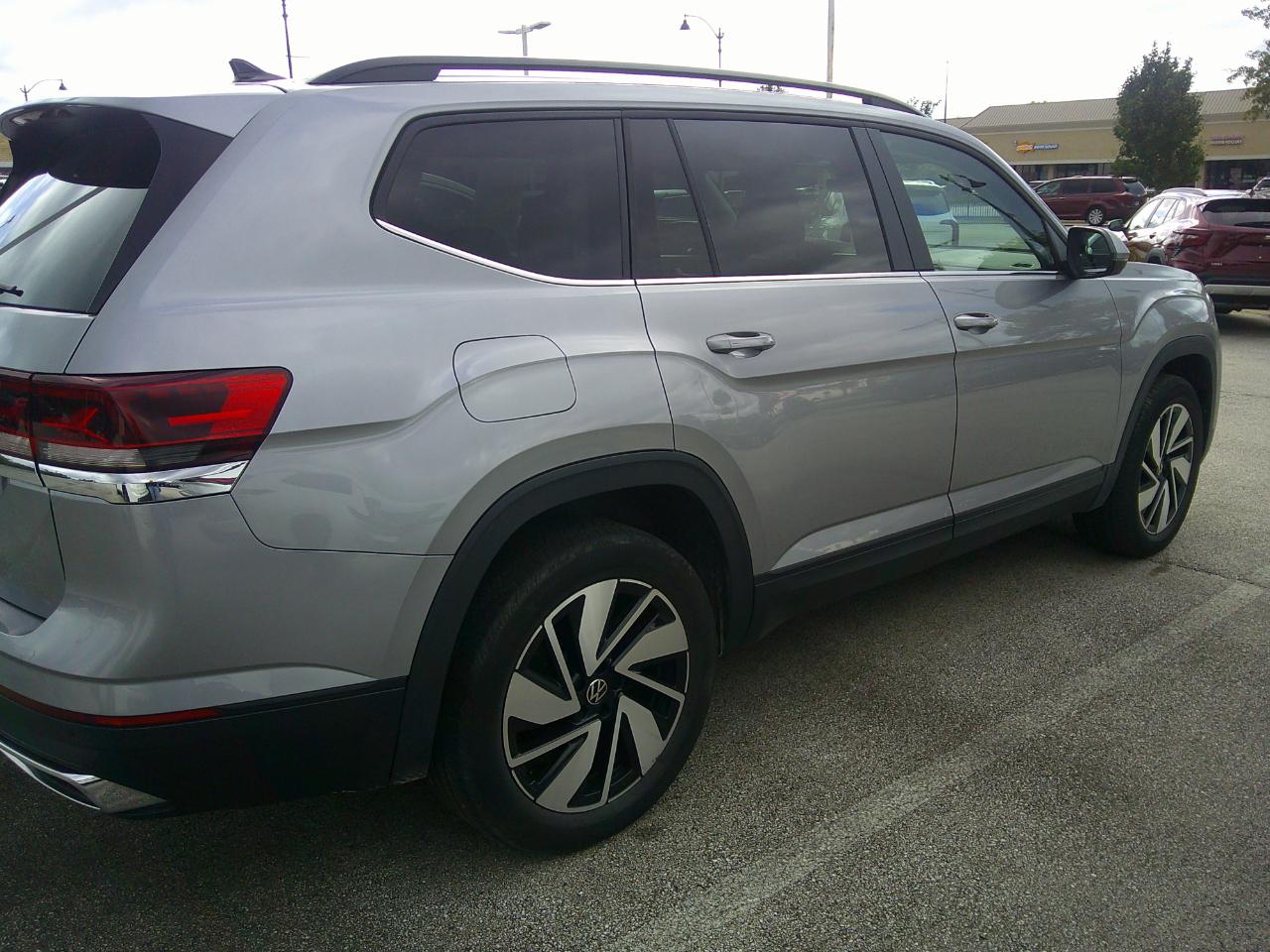 Volkswagen Atlas 2.0T SE w/Technology FWD 2025