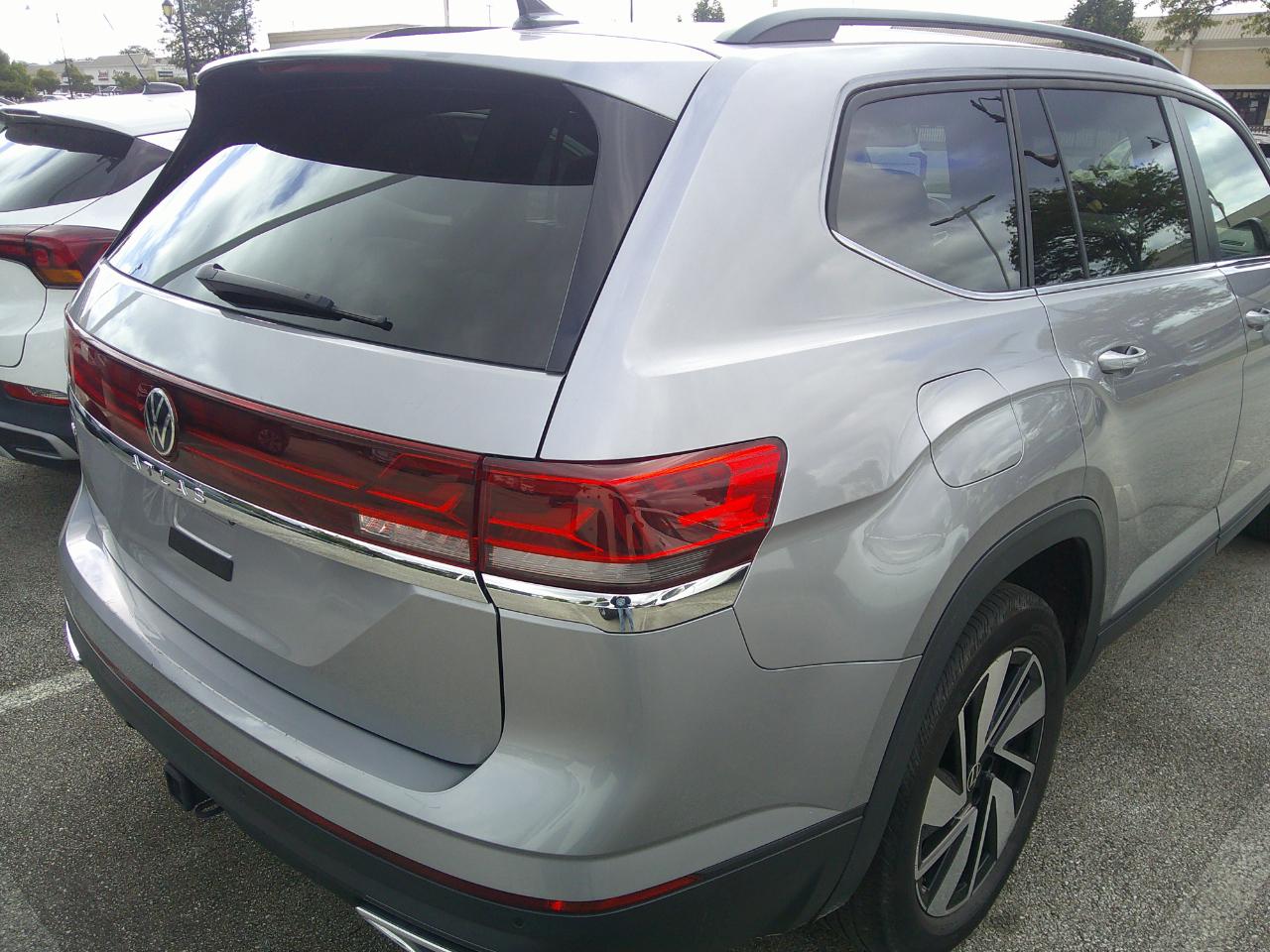 Volkswagen Atlas 2.0T SE w/Technology FWD 2025