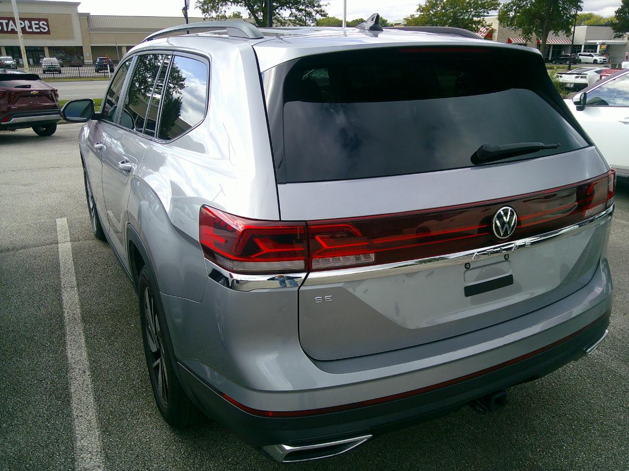 Volkswagen Atlas 2.0T SE w/Technology FWD 2025