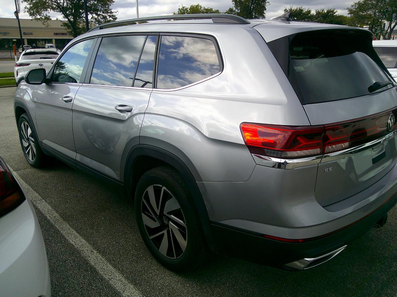 Volkswagen Atlas 2.0T SE w/Technology FWD 2025
