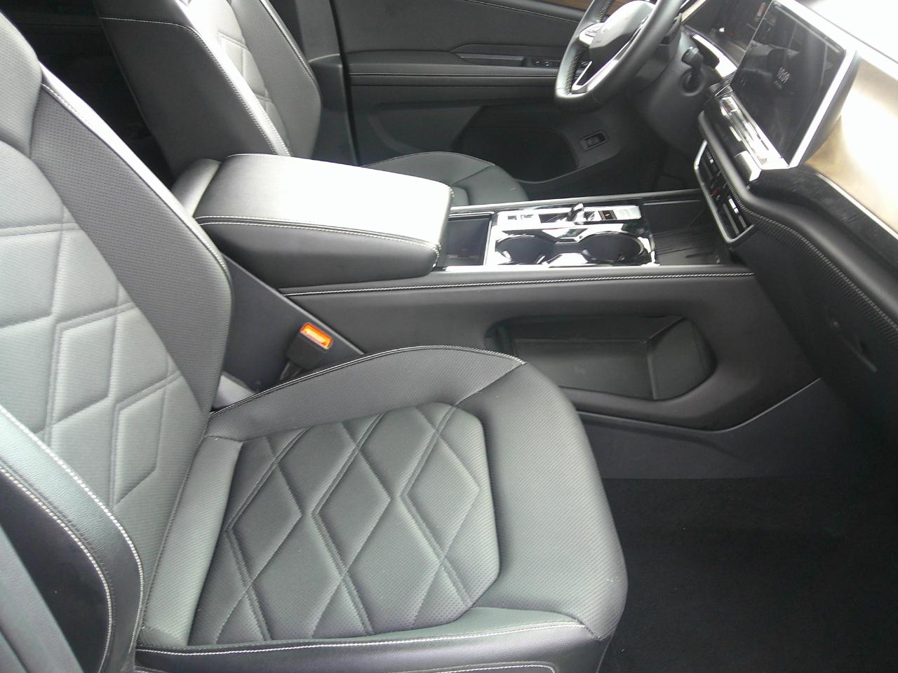 Volkswagen Atlas 2.0T SE w/Technology FWD 2025