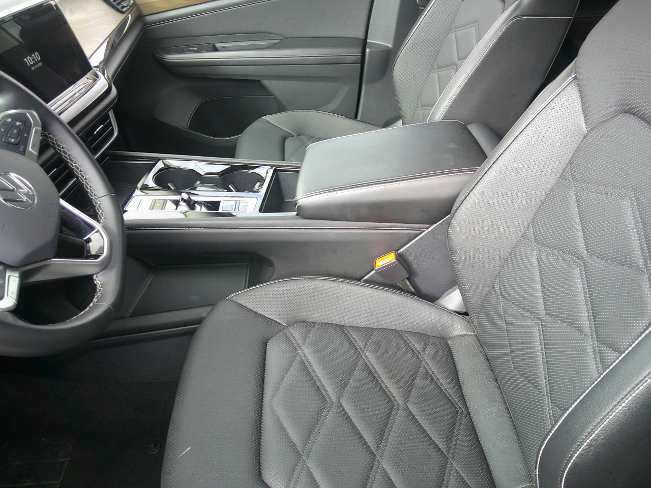 Volkswagen Atlas 2.0T SE w/Technology FWD 2025