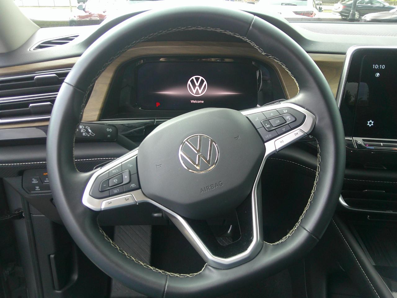 Volkswagen Atlas 2.0T SE w/Technology FWD 2025