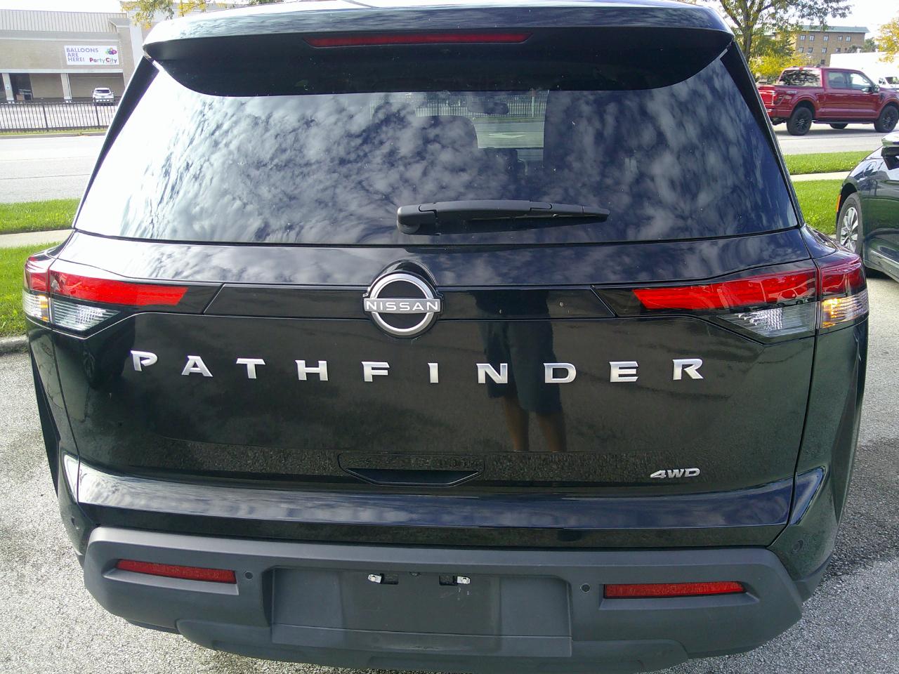 Nissan Pathfinder S 4WD 2024